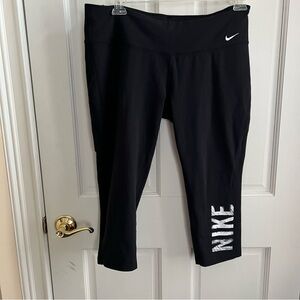 Womens NIKE Dri-Fit Stretch Capris with Paint look Details Size XL
